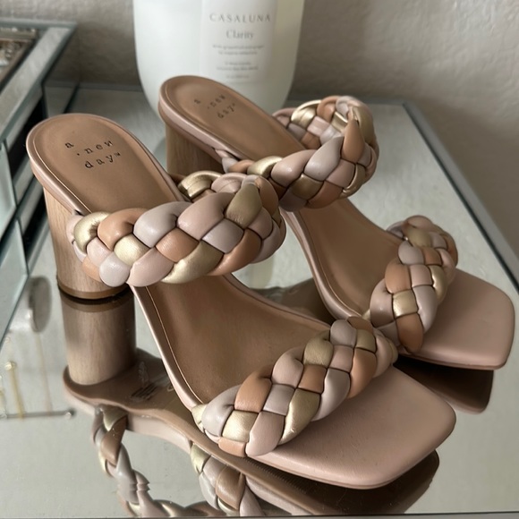 Worn once summer heels - Picture 1 of 2